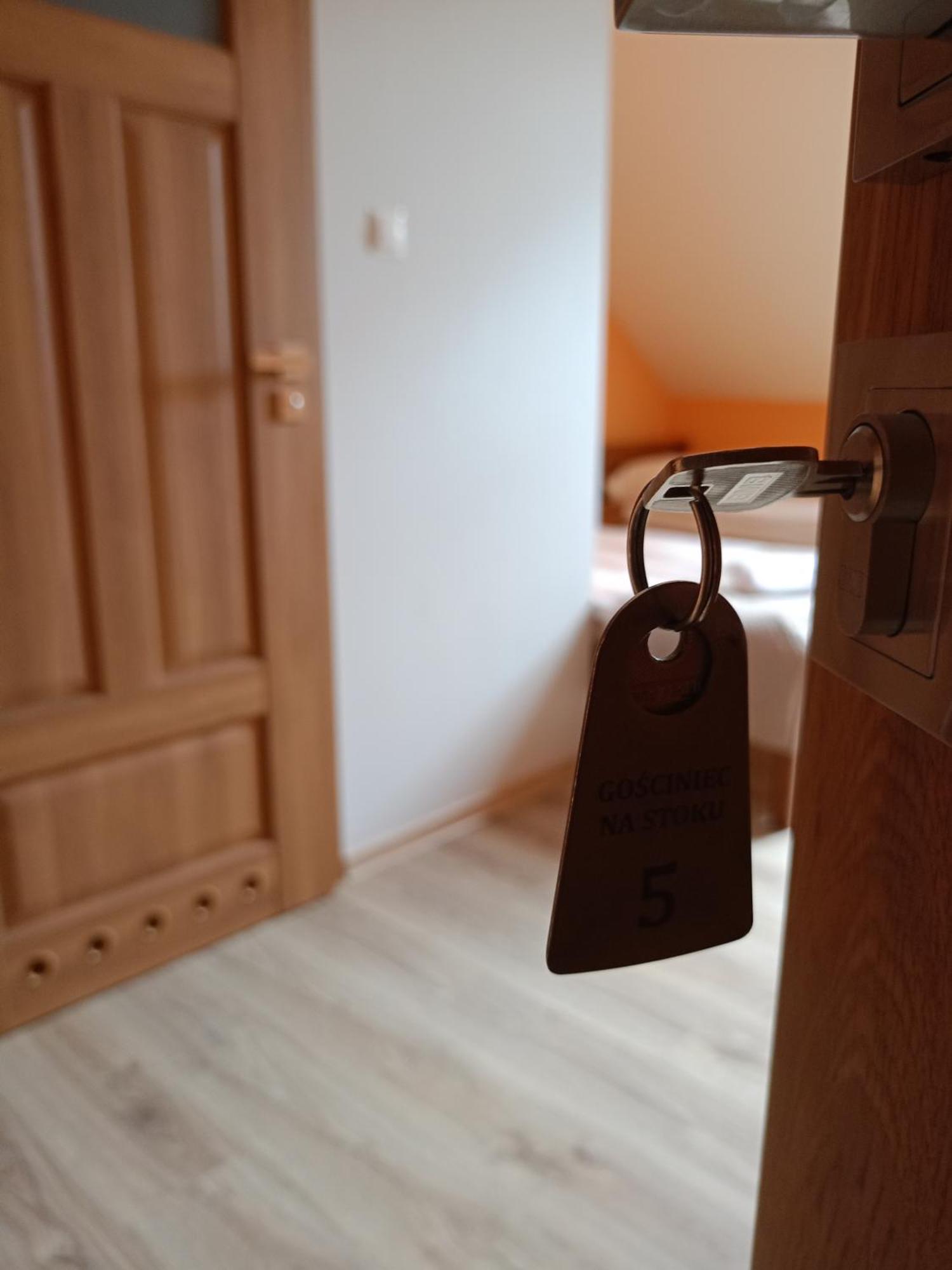 Gosciniec Na Stoku Pokoje 2,3,4 Osobowe, Cisza, Spokoj, Widok Na Stok Narciarski, Lasy, Laki Bobliwo Exteriér fotografie